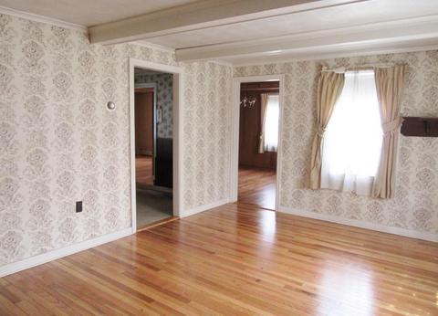 1006 Carew St, Springfield, MA 01104 photo 4