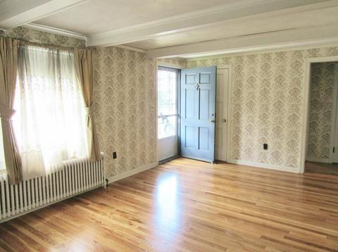 1006 Carew St, Springfield, MA 01104 photo 2