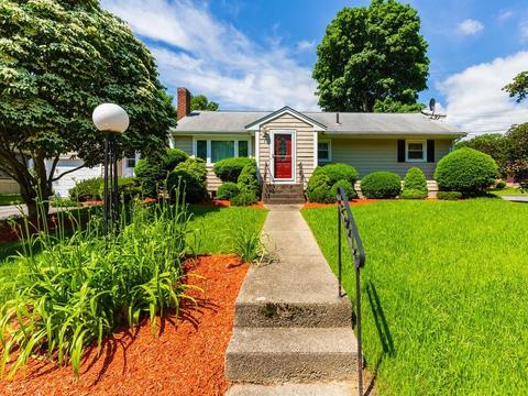 1 Smith Rd, Randolph, MA 02368 photo 2