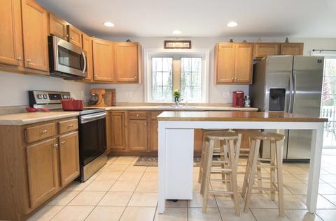 78 Linden St #C, Exeter, NH 03833 photo 4
