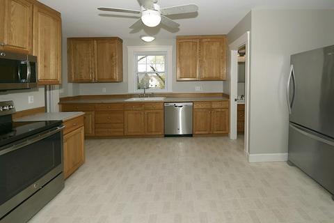 38 Appleton Ave, Beverly, MA 01915 photo 5