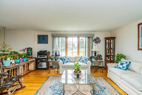 20 Dutton St, Springfield, MA 01151 photo 5