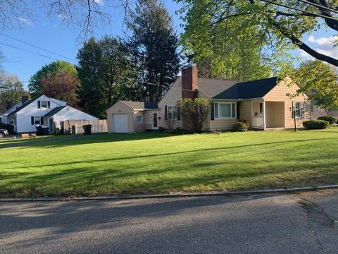 28 E Allen Ridge Rd, Springfield, MA 01118 photo 2