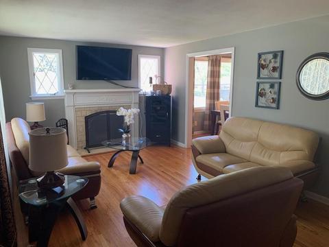 28 E Allen Ridge Rd, Springfield, MA 01118 photo 3