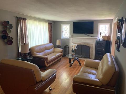 28 E Allen Ridge Rd, Springfield, MA 01118 photo 4