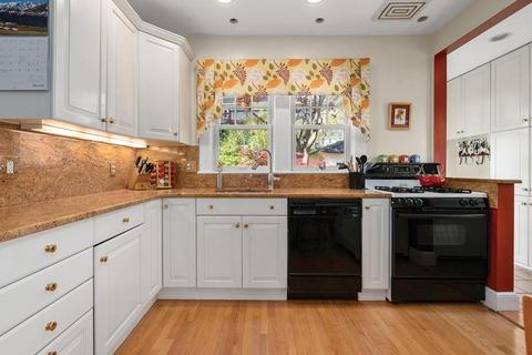 59 Stanton Rd, Brookline, MA 02445 photo 10