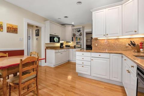 59 Stanton Rd, Brookline, MA 02445 photo 8