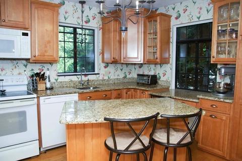 82 Welland Rd, Springfield, MA 01151 photo 5