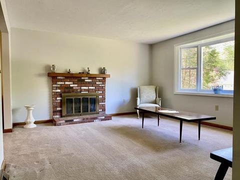 9 Thomas Dr, Franklin, MA 02038 photo 2