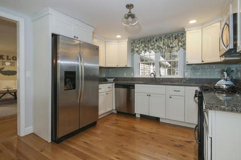 35 Lisa Ln, Mashpee, MA 02649 photo 6