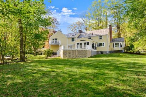 60 Thackeray Rd, Wellesley, MA 02481 photo 2