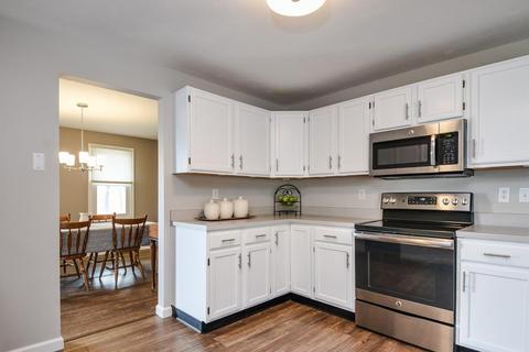 37 Wildflower Dr, Sutton, MA 01590 photo 5