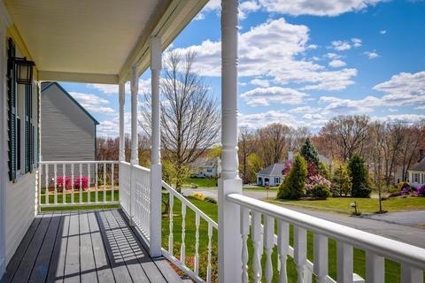 37 Wildflower Dr, Sutton, MA 01590 photo 2