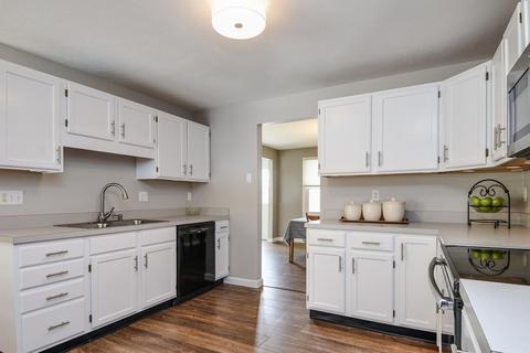 37 Wildflower Dr, Sutton, MA 01590 photo 4