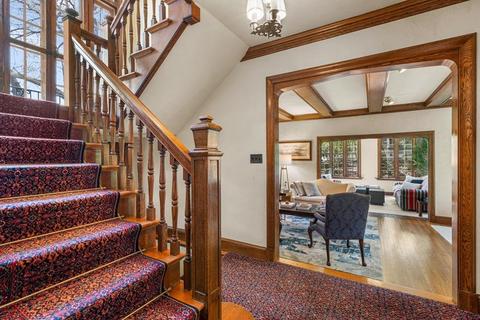 46 Windsor Rd, Wellesley, MA 02481 photo 2