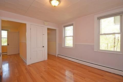 3 Curran Pl, Worcester, MA 01607 photo 9