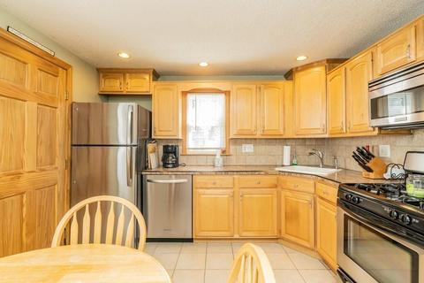 55 Harkness Ave, Springfield, MA 01118 photo 3