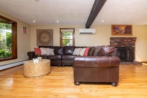3 Holding St, Beverly, MA 01915 photo 9