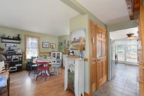 38 Keyes St, Warren, MA 01083 photo 4