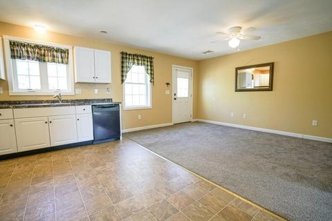 60 N Main St, Webster, MA 01570 photo 3