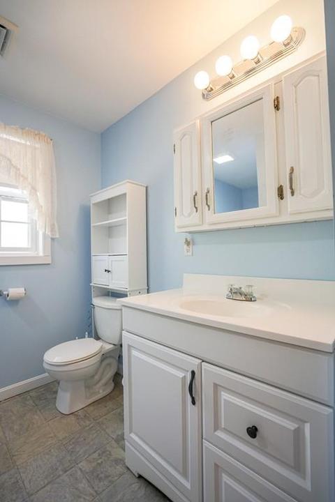 60 N Main St, Webster, MA 01570 photo 10