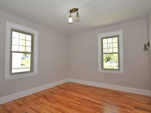 28 Forsberg St, Worcester, MA 01607 photo 9