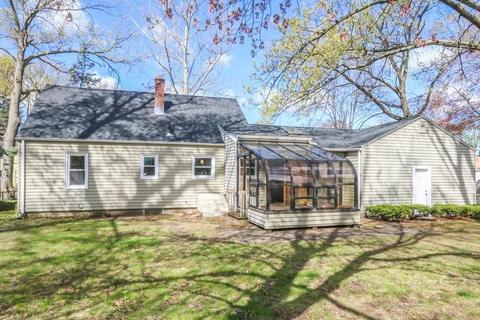 225 El Paso St, Springfield, MA 01104 photo 5