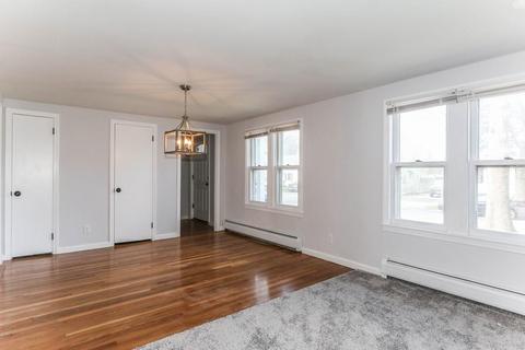 225 El Paso St, Springfield, MA 01104 photo 8