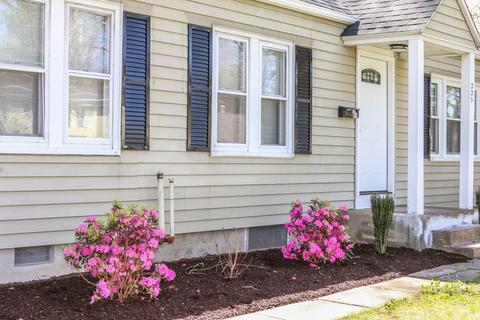 225 El Paso St, Springfield, MA 01104 photo 4