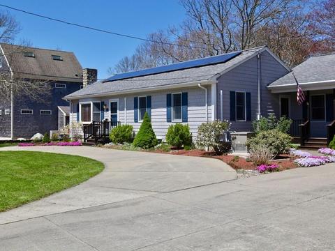8 Grape St, Fairhaven, MA 02719 photo 4
