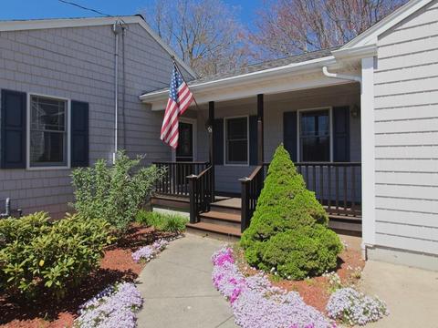 8 Grape St, Fairhaven, MA 02719 photo 3