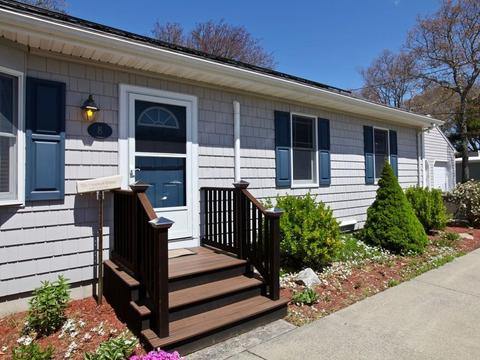 8 Grape St, Fairhaven, MA 02719 photo 2