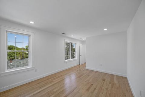 14 Glancy Ln, Dedham, MA 02026 photo 3