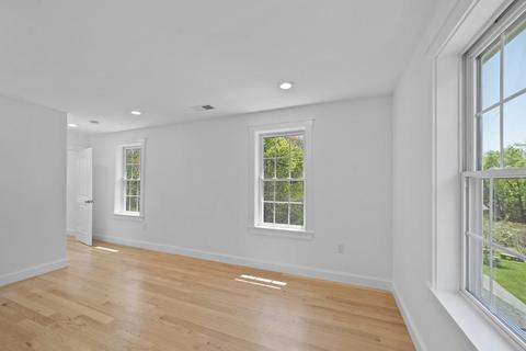 14 Glancy Ln, Dedham, MA 02026 photo 5