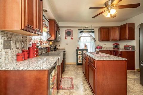433 Prospect St, Chicopee, MA 01020 photo 3