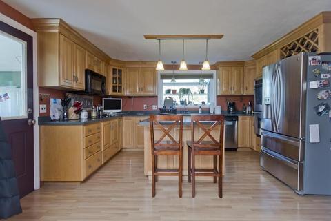 38 Pine Acre Rd, Springfield, MA 01129 photo 9