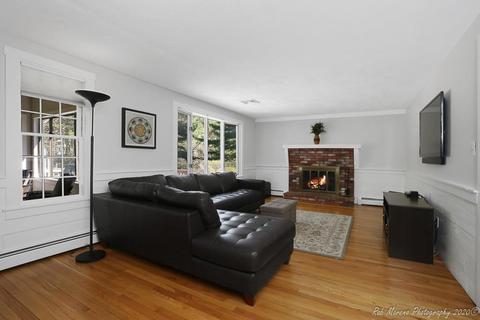 27 Dascomb Rd, Andover, MA 01810 photo 5