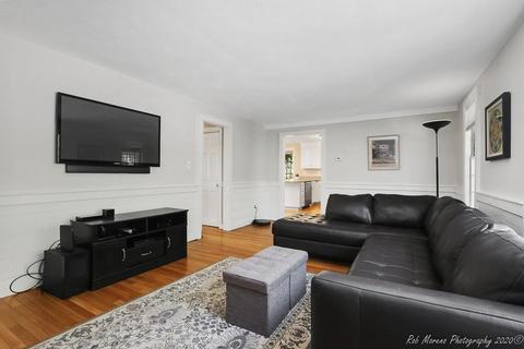 27 Dascomb Rd, Andover, MA 01810 photo 4