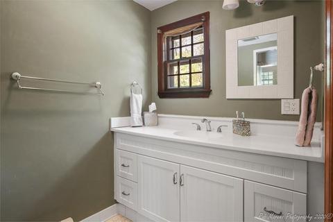 27 Dascomb Rd, Andover, MA 01810 photo 17