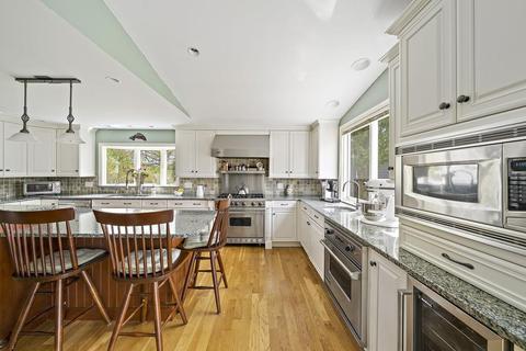 65 Tarbox St, Dedham, MA 02026 photo 6