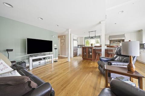 65 Tarbox St, Dedham, MA 02026 photo 9