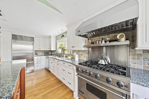 65 Tarbox St, Dedham, MA 02026 photo 8