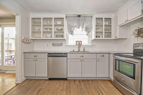 10 Bent St, Franklin, MA 02038 photo 5