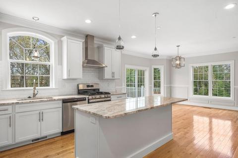 33 Fleming Ave, Andover, MA 01810 photo 3