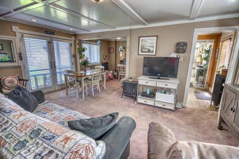 7 Leighton Ct, Gloucester, MA 01930 photo 9