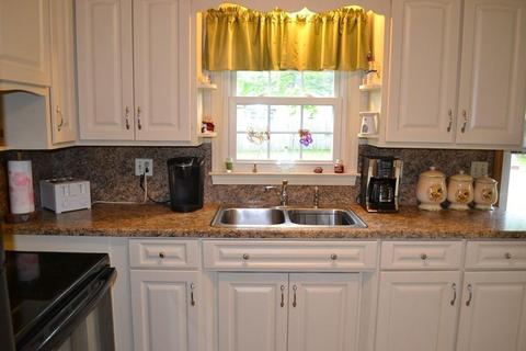 115 Bulat Dr, Springfield, MA 01129 photo 3