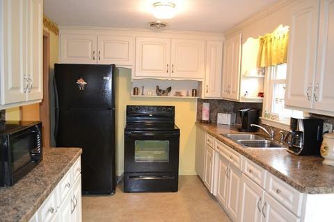 115 Bulat Dr, Springfield, MA 01129 photo 4
