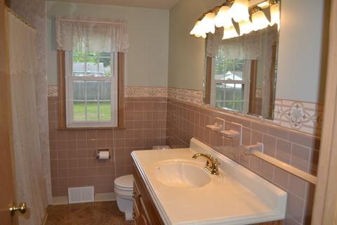 115 Bulat Dr, Springfield, MA 01129 photo 9