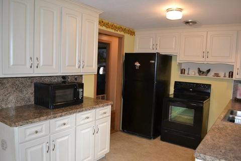 115 Bulat Dr, Springfield, MA 01129 photo 5