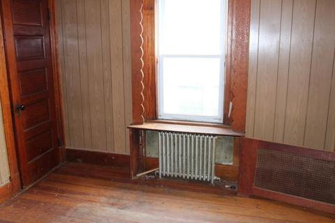21 Clinton St, Easthampton, MA 01027 photo 10